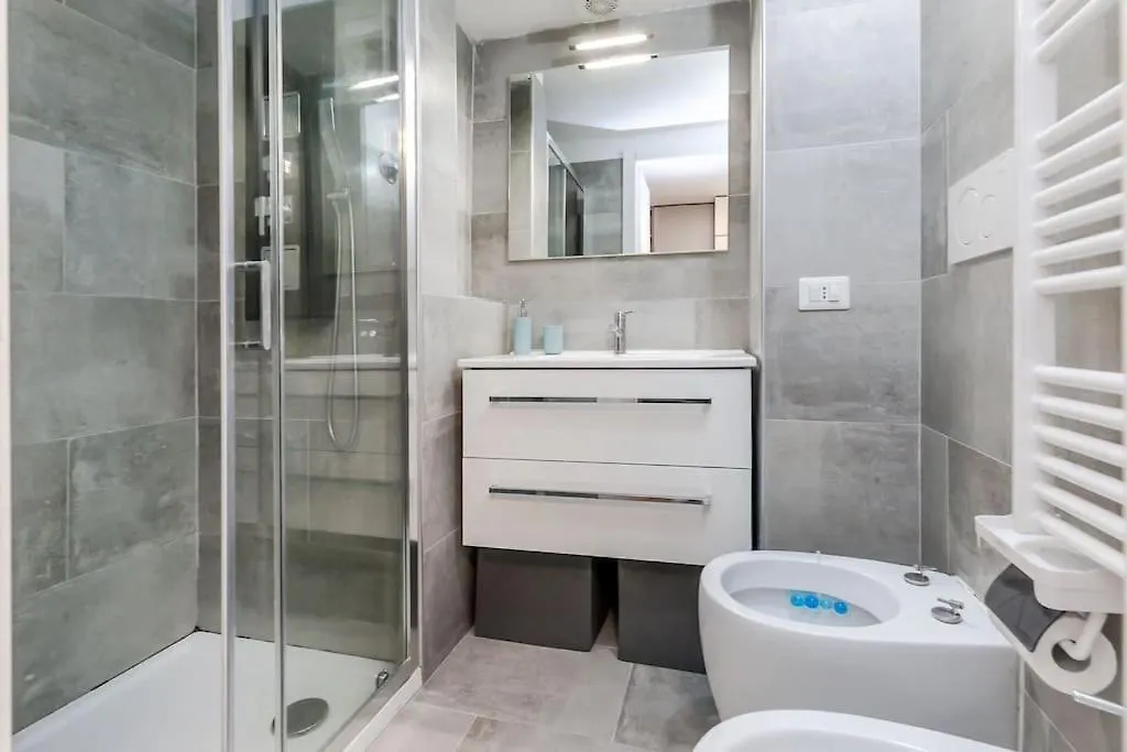 Elegante Pied-A-Terre Stile & Comodita A Milano アパート
