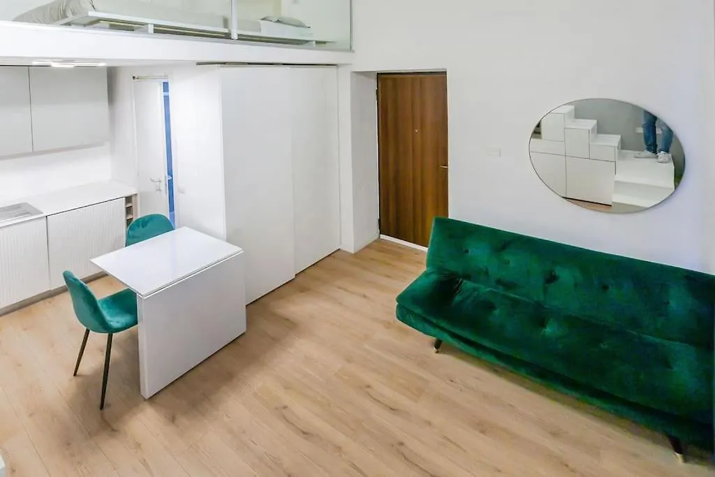 Elegante Pied-A-Terre Stile & Comodita A Milano イタリア